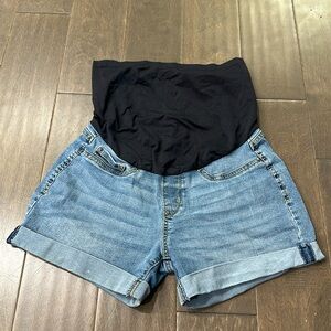 Maternity shorts